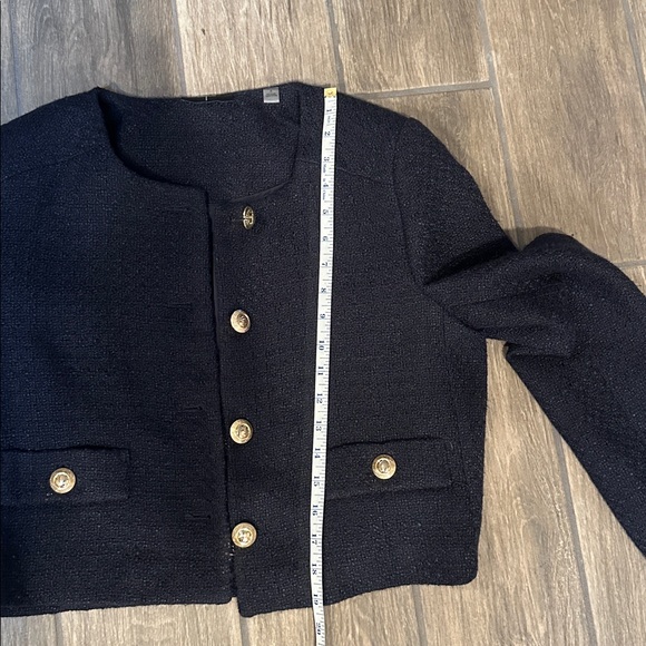 Tahari Navy Cropped Textured Women's Blazer with Gold Buttons, Suze 8. - Picture 5 of 7